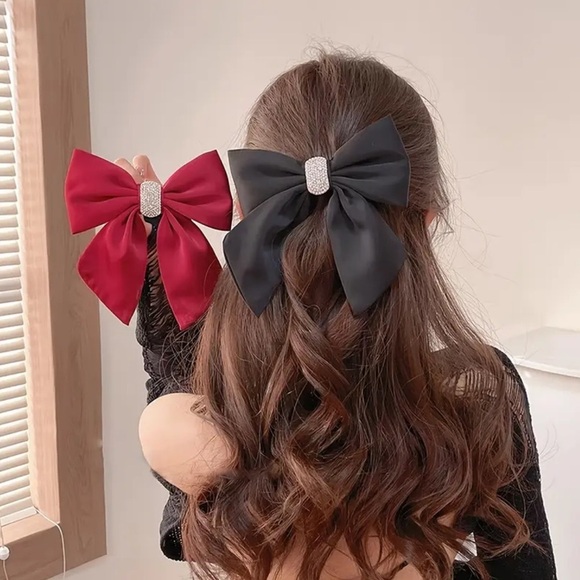 Elegant Red Hair Bows main image 5